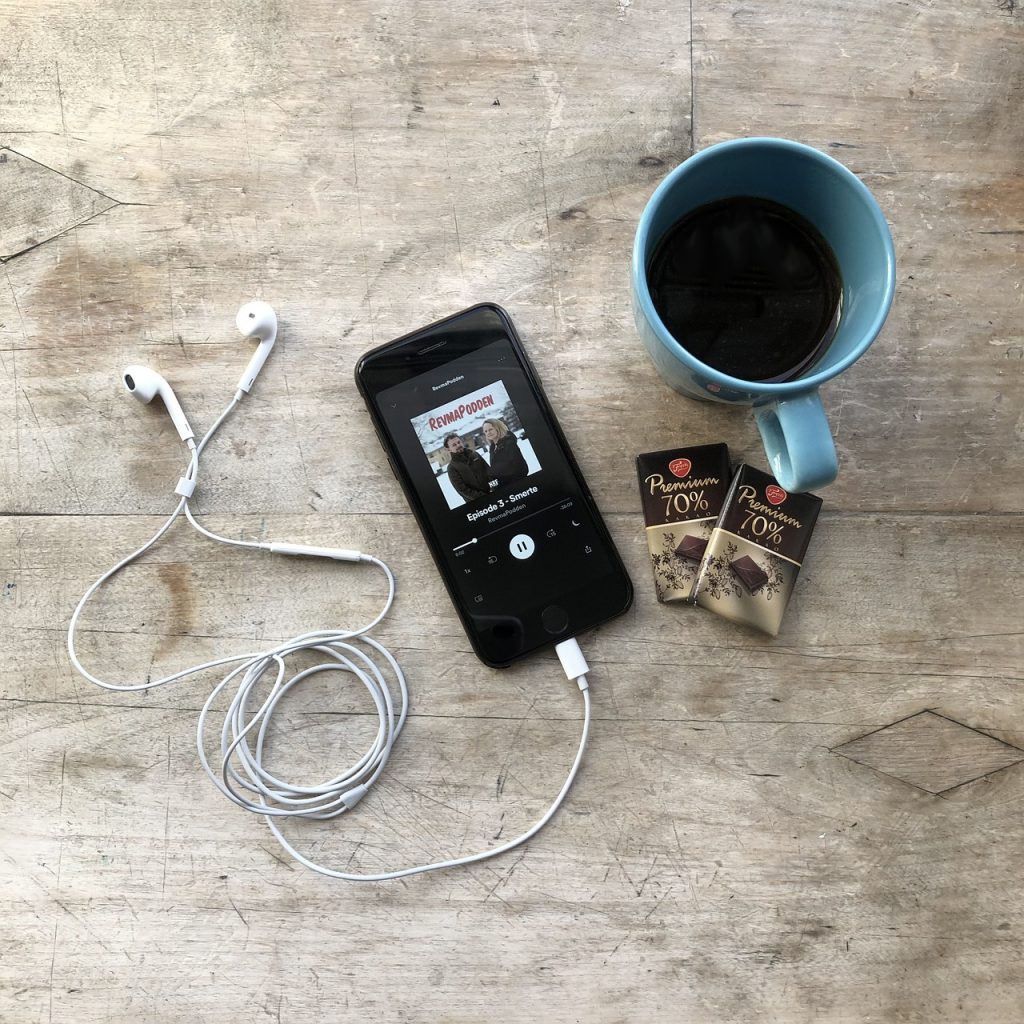 podcast, coffee, chocolate-4137809.jpg